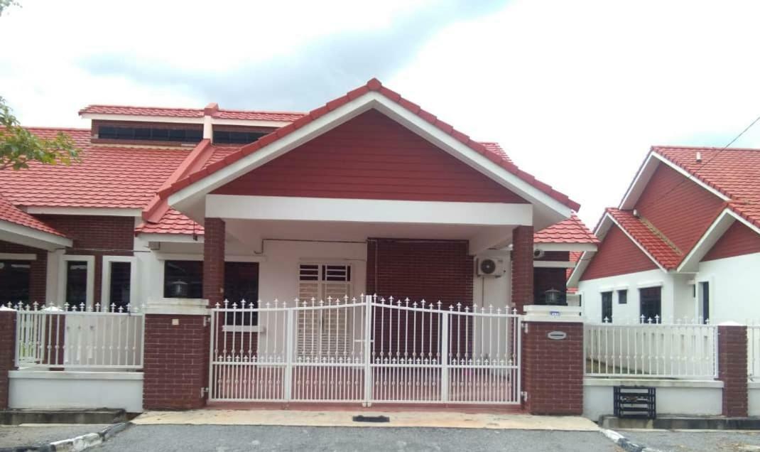 Seri Homestay 293 Sungai Petani Exterior foto